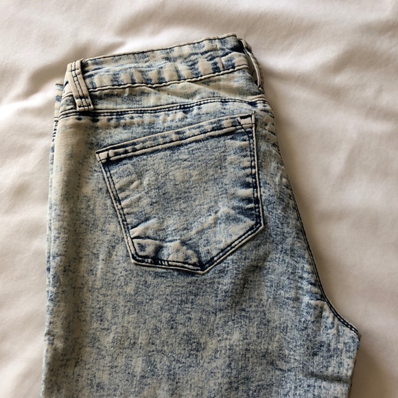 low rise acid wash jeggings - Picture 2 of 3